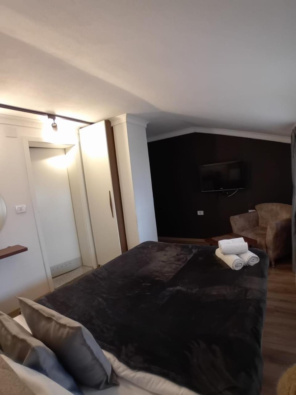 Hotel Driada Gjakova Экстерьер фото